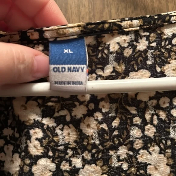 Old navy flower blouse - Picture 3 of 5